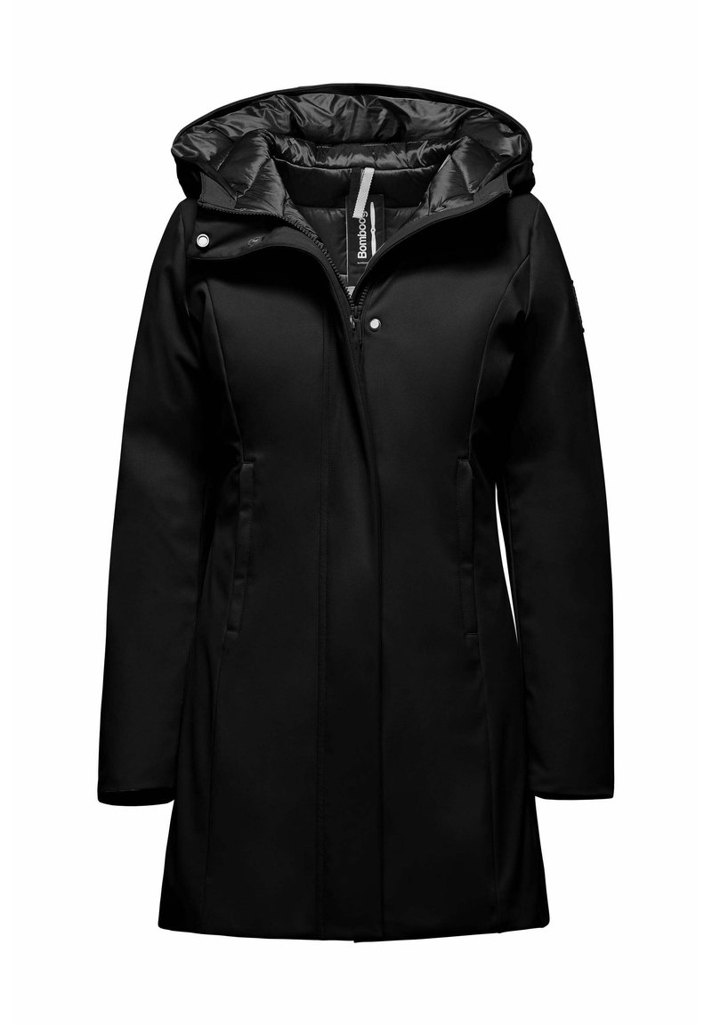 Cappotto impermeabile nero con cappuccio, fodera interna morbida, zip frontale e due tasche laterali. Texture liscia con design minimalista.
