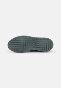 Puma BLOC UNISEX - Sapatilhas - white/dark slate