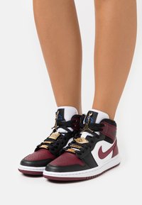 Jordan AIR JORDAN MID  - Sneakers hoog - black/dark beetroot/white/hyper royal