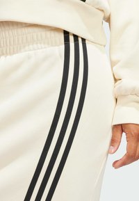 adidas Originals ADIBREAK MAXI - Maksihame - cream white