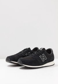 New Balance Sneakers - black