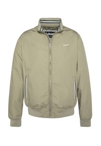 Khaki Bomberjacke mit Reißverschluss, gerippten Bündchen und Saum, seitlichen Taschen und einem gestreiften Innenfutter. Mit einem Logo auf der Brust.
