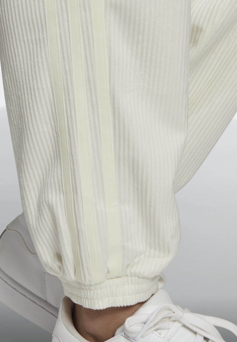 cuffed adicolor sport inspired pants
