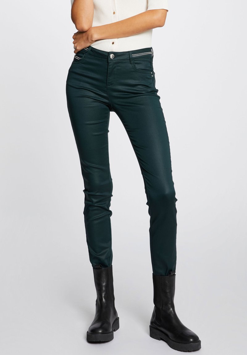 Morgan SLIM WITH WET EFFECT - Stoffhose - dark green