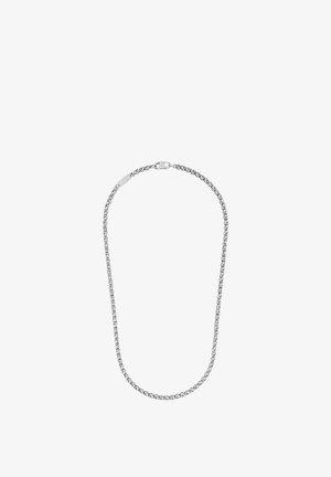 Silberfarbene Boxkette mit Karabinerverschluss, flach auf weißem Hintergrund dargestellt.