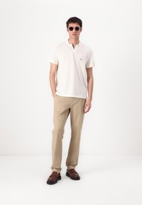Tommy Hilfiger SLUB  - Polo - ivory petal/white