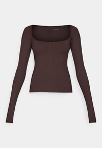 Brun långärmad topp med fyrkantig halsringning, tillverkad av ribbat tyg. Har en figurnära silhuett och subtila sömdetaljer.