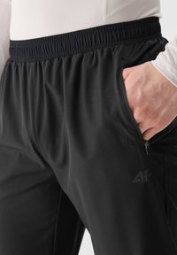 4F - Spodnie treningowe