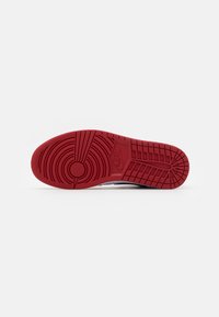 Jordan AIR JORDAN 1 MID - Sapatilhas de cano alto - white/gym red/black