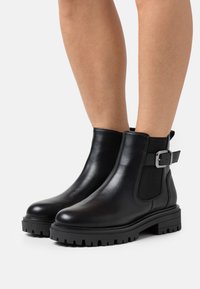 Tamaris - ONLINE EXCLUSIVE - Ankle boots - black Thumbnail Image 1