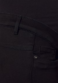 ONLY MATERNITY OLMROYAL PIMBOX - Calças de ganga de corte skinny - black denim