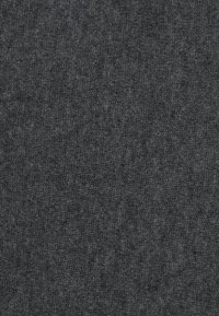 Υφασμάτινη επιφάνεια σε σκούρο γκρι χρώμα με απαλή υφασμάτινη διάταξη, κατάλληλη για ταπετσαρίες ή ενδύματα, με λεπτές παραλλαγές στην απόχρωση.