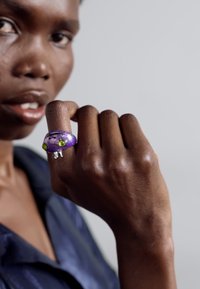 Collina Strada FROG PRINCE - Ring - glitter lilac
