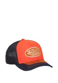 Gorra de camionero con un frente de pana naranja y parte trasera de malla azul marino. Presenta un parche marrón con "Von Dutch CALIFORNIA" bordado.