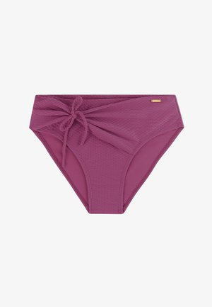 Bas de bikini taille haute mauve avec tissu texturé, détail noué sur le côté et petite étiquette de marque dorée sur la ceinture.