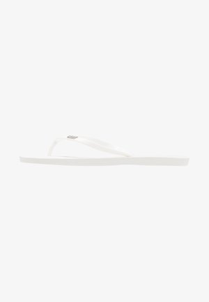 Witte flip-flop sandaal met dunne banden en een gestructureerde zool. Minimalistisch ontwerp met een eenvoudige vorm en zonder opvallende patronen of accenten.