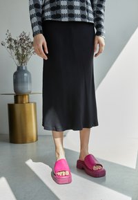 Twist & Tango TEAGAN SKIRT - Saia lápis - black