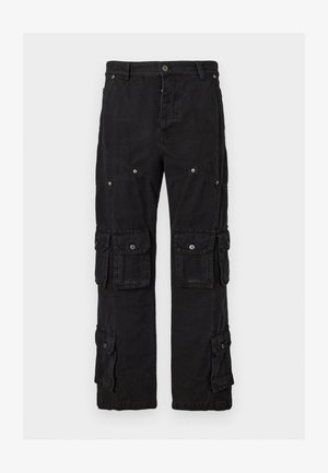 Pantalon cargo noir avec plusieurs poches à rabat boutonnées à l'avant et sur les côtés, coupe droite et passants de ceinture à la taille.