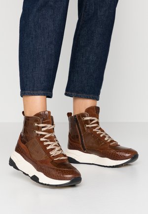 Tamaris Baskets montantes - castagna