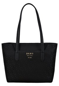 Czarna torba na ramię z wytłoczonym wzorem logo DKNY, z dwoma wytrzymałymi uchwytami i złotym emblematem na przodzie. Gładka faktura, usztywniony kształt.