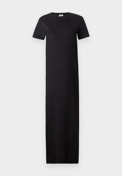 Rochie neagră, până la genunchi, dintr-un material moale. Are mâneci scurte, guler rotund și o siluetă dreaptă, fără modele suplimentare.