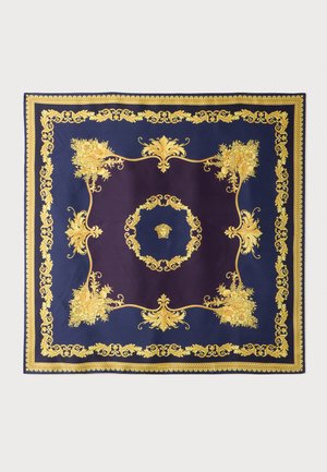 Sciarpa quadrata blu navy con motivi floreali e volute dorate ornate e un motivo centrale con testa di Medusa.