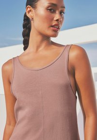 Next SLEEVELESS TALL - REGULAR FIT - Trikotaažkleit - dusky pink