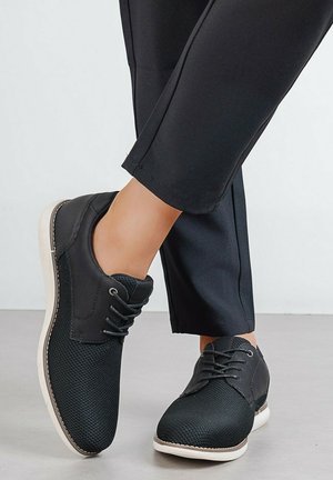 Kebello, DE VILLE - Chaussures à lacets - noir