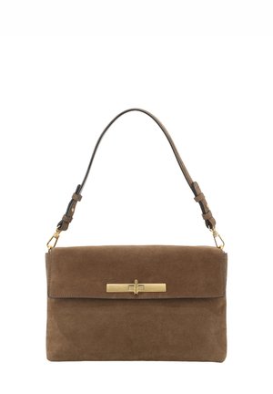 Braune Wildlederhandtasche mit rechteckiger Form, Klappverschluss, goldenem horizontalem Drehverschluss und verstellbarem Schulterriemen mit goldener Hardware.