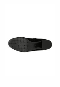 Sole nera della scarpa con una superficie testurizzata caratterizzata da motivi rettangolari per una migliore aderenza. Bordi lisci e un design della suola leggermente rialzato.