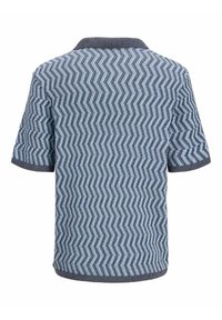Polo en maille à manches courtes avec motif zigzag bleu et gris et col, poignets et ourlet gris unis.