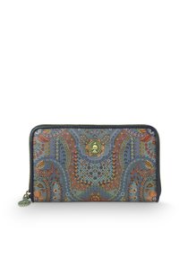 Reißverschlussbörse mit einem blauen und mehrfarbigen Blumen-Paisley-Muster. Besitzt ein Logo in Gold-Optik und eine strukturierte Oberfläche. Kompakte rechteckige Form.