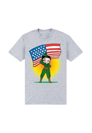 Camiseta gris de manga corta con una chica de dibujos animados en atuendo militar saludando, sosteniendo una bandera de EE. UU. con estrellas rojas, blancas y azules.