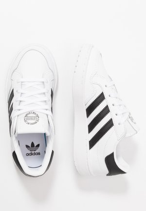 TEAM COURT - Sneakers laag - footwear white/core black