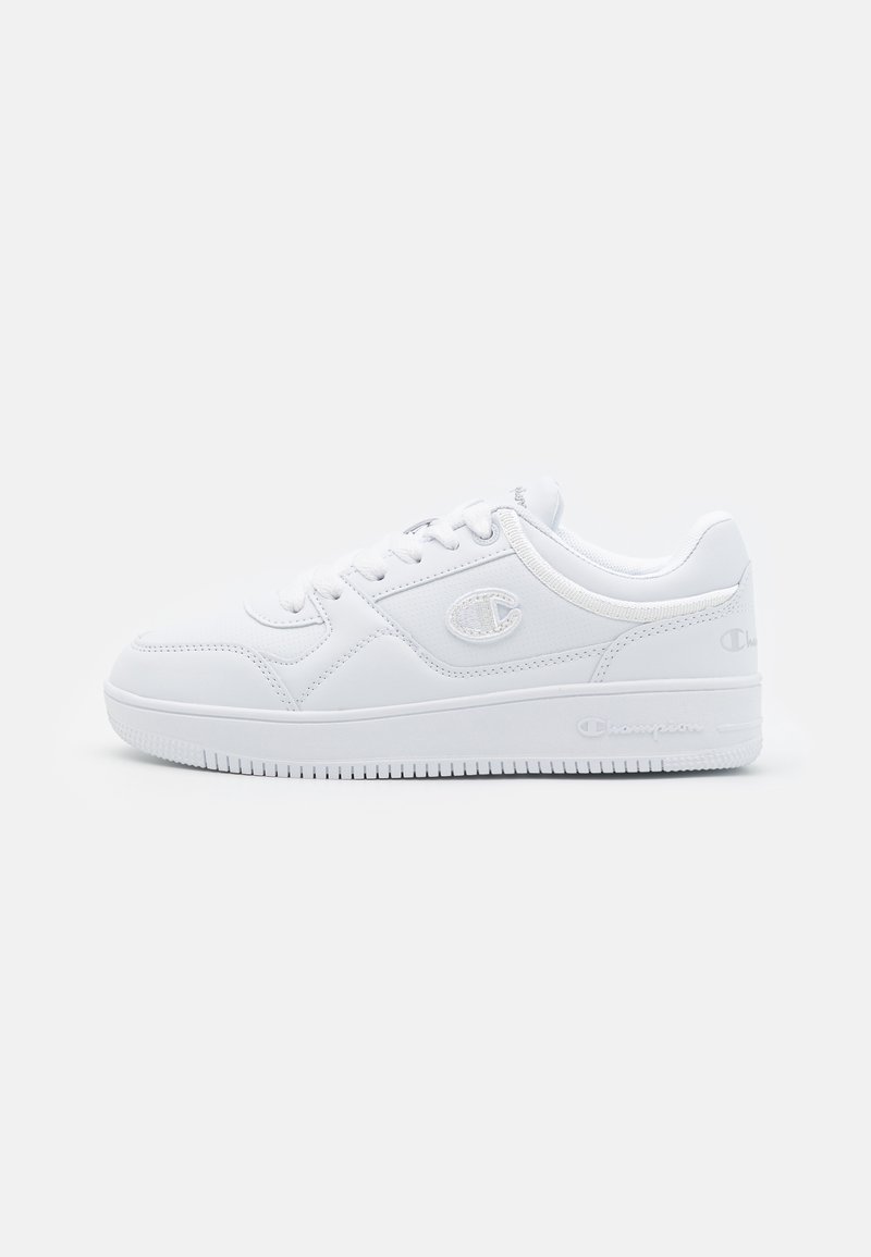 Champion - LOW CUT SHOE REBOUND  - Basketsko - triple white, Forstør