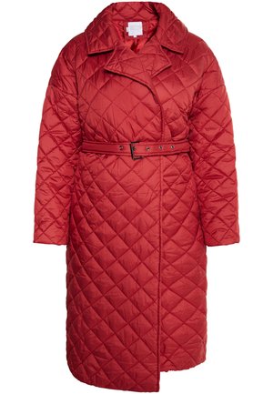 Quilted red coat with a wide collar, long sleeves, and a belted waist. Features a diamond pattern and a mid-length design.