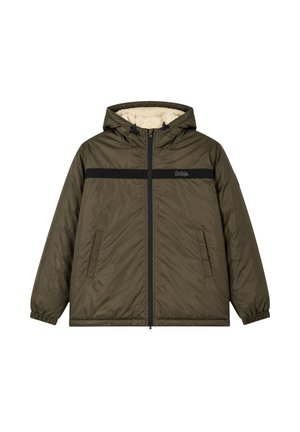 Chaqueta verde con capucha con una franja horizontal negra, cremallera frontal, bolsillos laterales, puños elásticos y forro interior de forro polar beige en la capucha.