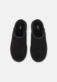 UGG CLASSIC SLIP ON UNISEX - Papuče - black