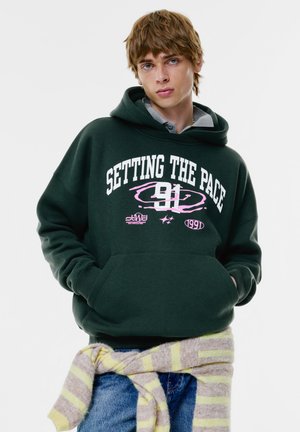 PULL&BEAR GRAPHIC - Felpa con cappuccio - dark green