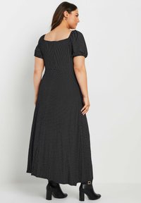 Yours Clothing Maksimekko - black