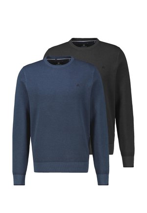 Dwa swetry z długim rękawem i okrągłym dekoltem, jeden ciemnoniebieski z przodu, a drugi czarny z tyłu, oba z subtelną fakturą tkaniny i małym logo na piersi.