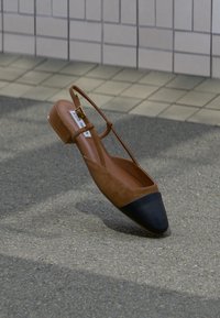 Niet geselecteerd, dark chestnut/black