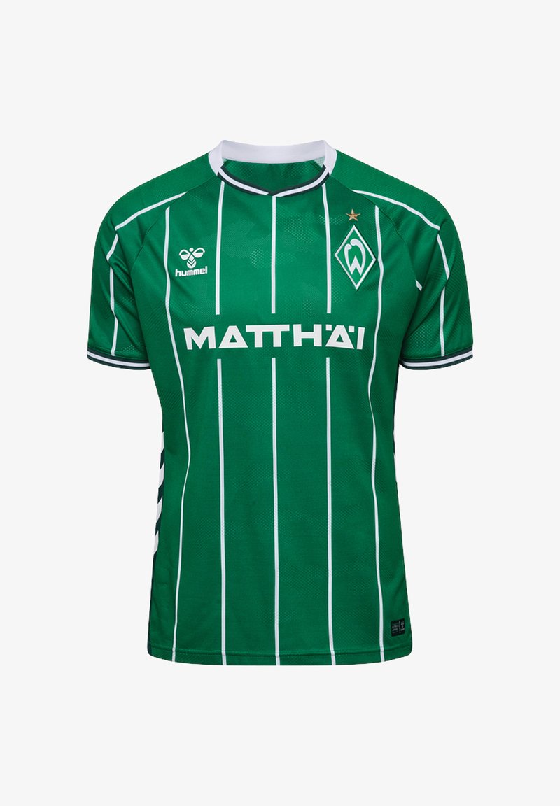 Maillot de soccer vert avec des rayures verticales blanches, un col rond blanc et des manches courtes. Présente le logo et le nom de la marque sur le devant.