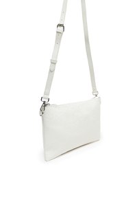 Borsa a tracolla bianca in pelle imbotita; presenta una chiusura con zip, design piatto, tracolla regolabile e motivo floreale.