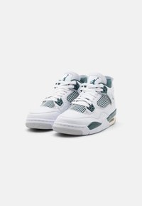 Jordan AIR JORDAN 4 RETRO UNISEX - Basketball shoes - white/oxidized green/neutral grey