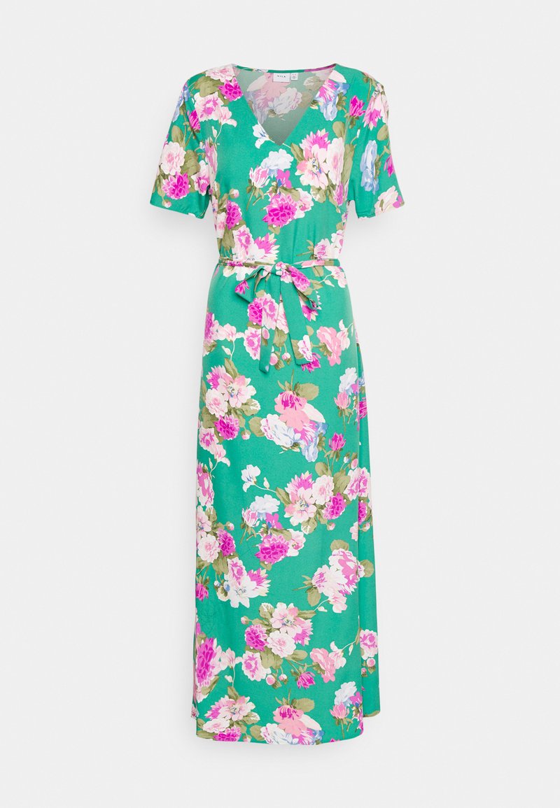 Floral maxi-jurk met een V-hals, korte mouwen, een strikceintuur en een groene achtergrond met roze, witte en blauwe bloemenpatronen.
