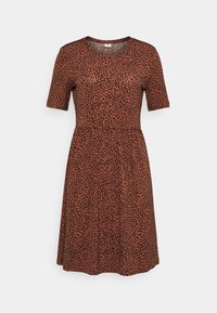 Lyhythihainen mekko ruskeasta kankaasta, jossa on musta leopardikuviointi, pyöreä pääntie ja vartalonmyötäinen vyötärö, joka levenee hameeksi.