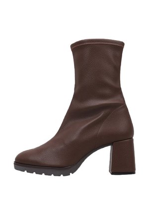Platform ankle boots - brown