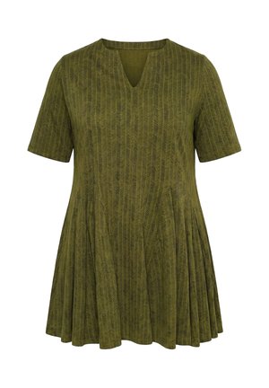 Vestido verde oliva de manga corta con sutil patrón de espiga, escote en V y falda acampanada.