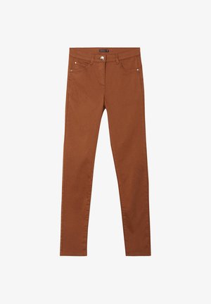 Braune Slim-Fit-Jeans aus Baumwollmischgewebe. Mit Knopfverschluss, fünf Taschen und kontrastierenden Nähdetails.